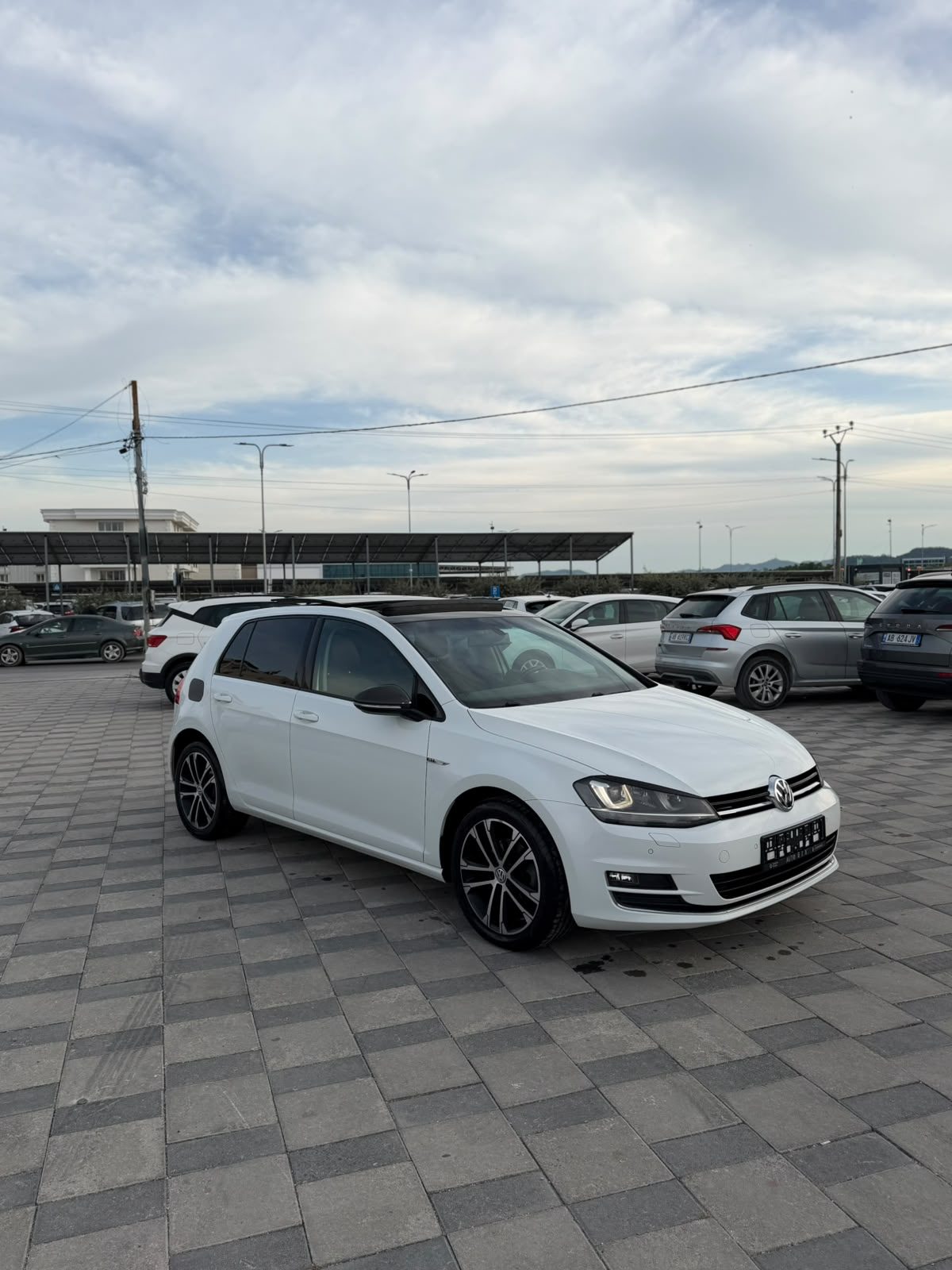 Volkswagen Golf 7 2017 — White