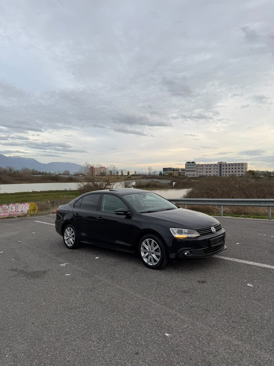 Volkswagen Jetta 2014 — Black